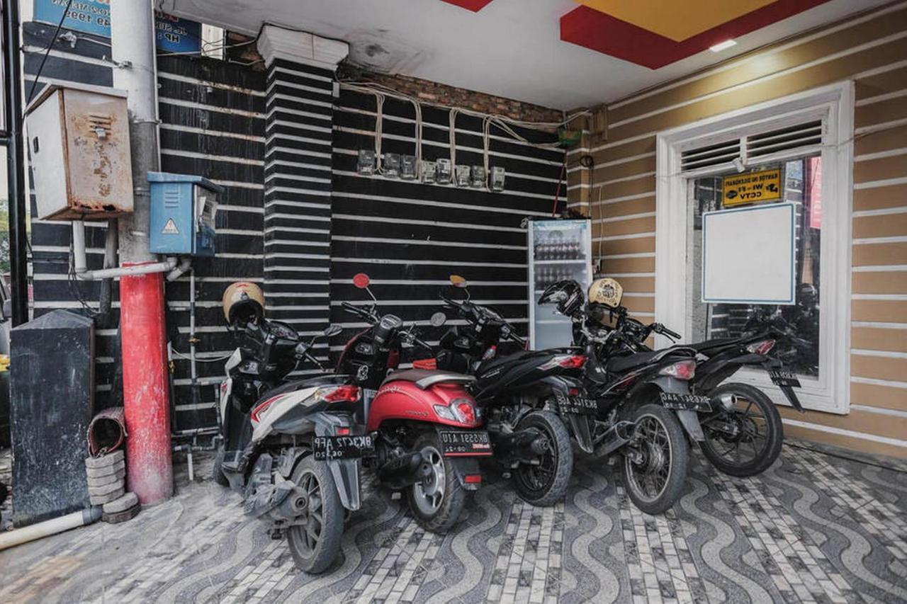 Reddoorz @ Jalan Stm Medan Hotel Exterior foto
